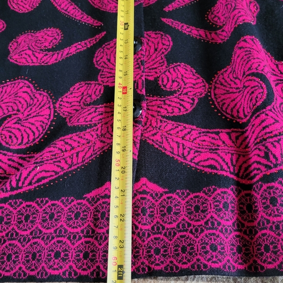 Model France 3/4 sleeve sweater/blouse. - Picture 9 of 9